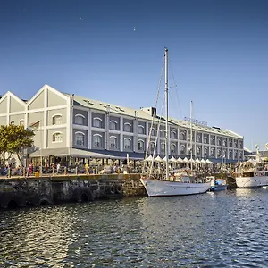 https://victoria-alfred-hotel.hotels-capetown.com
